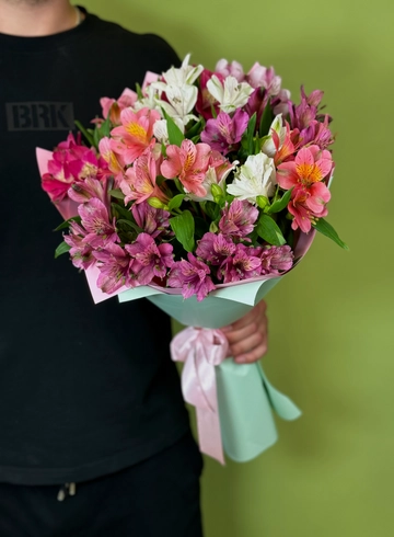 Монобукет с альстромериями от интернет-магазина цветов в Красноярске