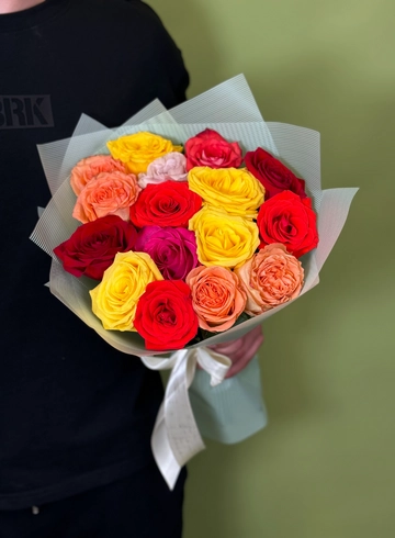 Монобукет из 15 роз от интернет-магазина цветов в Красноярске