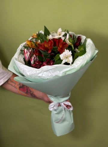 Монобукет из альстромерий от интернет-магазина цветов в Красноярске